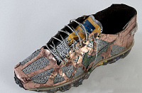 Gabriel Dishaw и обувь из деталей компьютера 